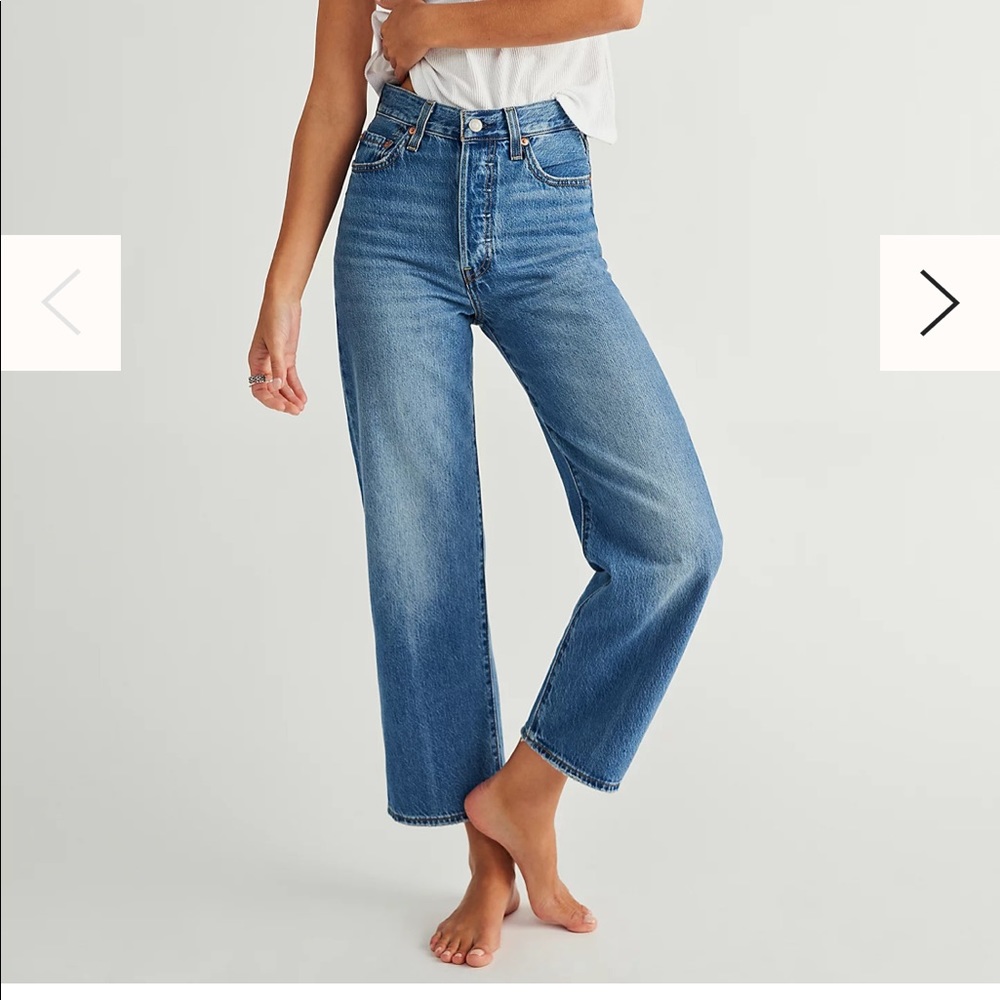 Levi’s Ribcage Straight Ankle “At the Ready” Wash Size 24